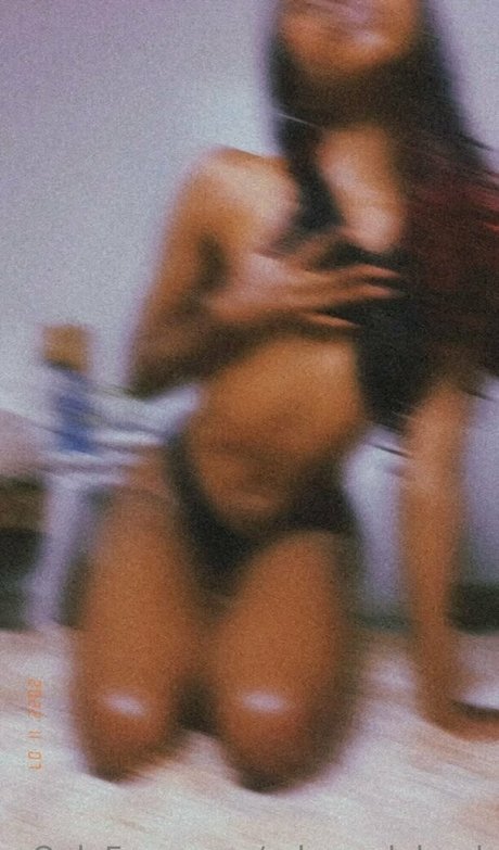 Foto desnuda filtrada de OnlyFans de Robynndabank