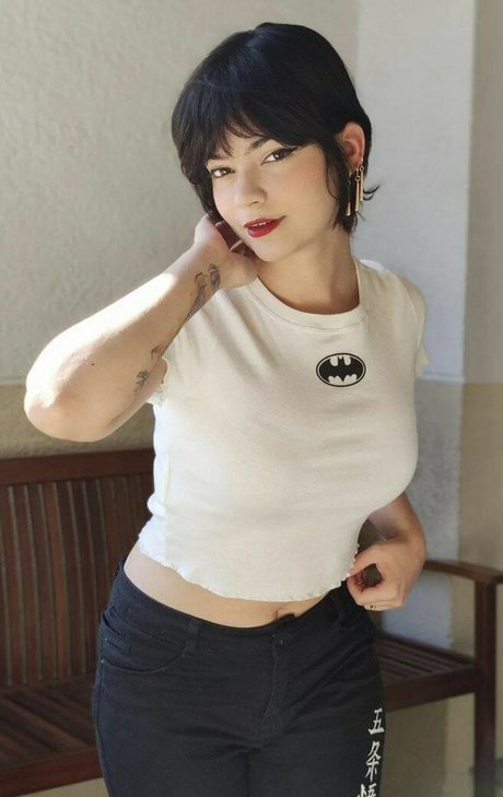 Lari Anjos