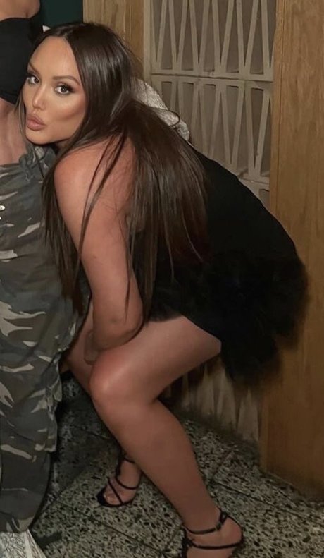Foto desnuda filtrada de OnlyFans de Charlotte Crosby