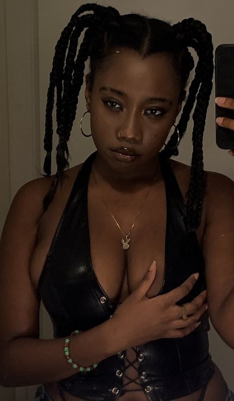 Foto desnuda filtrada de OnlyFans de Mimithesexdeity
