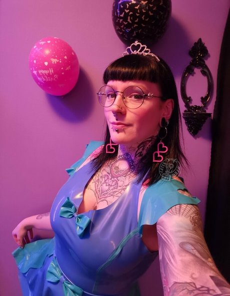Foto desnuda filtrada de OnlyFans de Latexnekofree