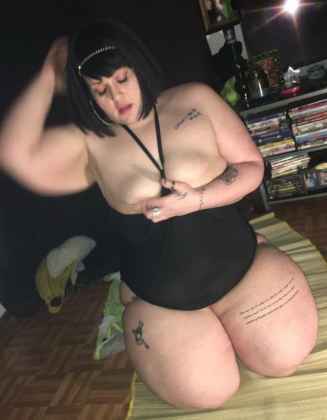 Voluptuous_cooper