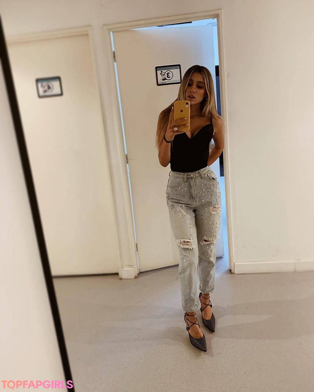 Foto desnuda filtrada de OnlyFans de Morena Beltran #242 Foto desnuda filtrada de OnlyFans de Morena Beltran #242
