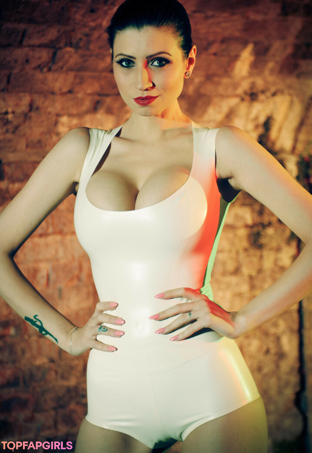 Foto desnuda filtrada de OnlyFans de Lillyroma1982 #1914 Foto desnuda filtrada de OnlyFans de Lillyroma1982 #1914