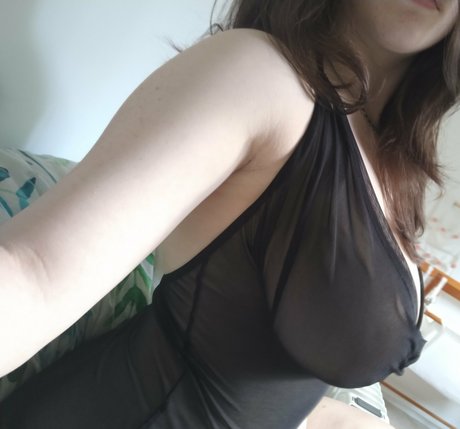 Foto desnuda filtrada de OnlyFans de Captivatingraven