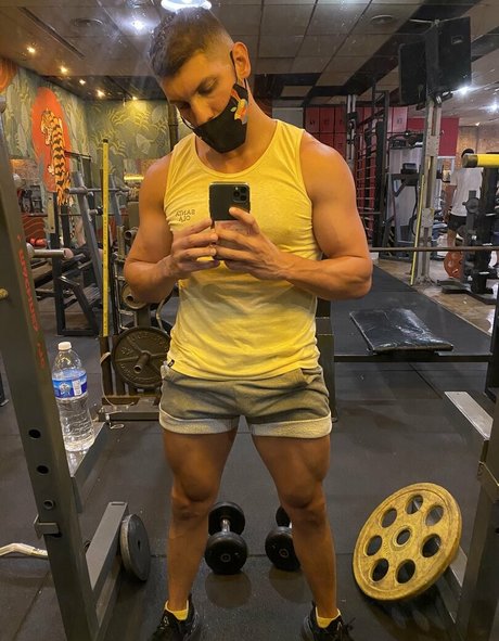 Foto desnuda filtrada de OnlyFans de Emilianoterra