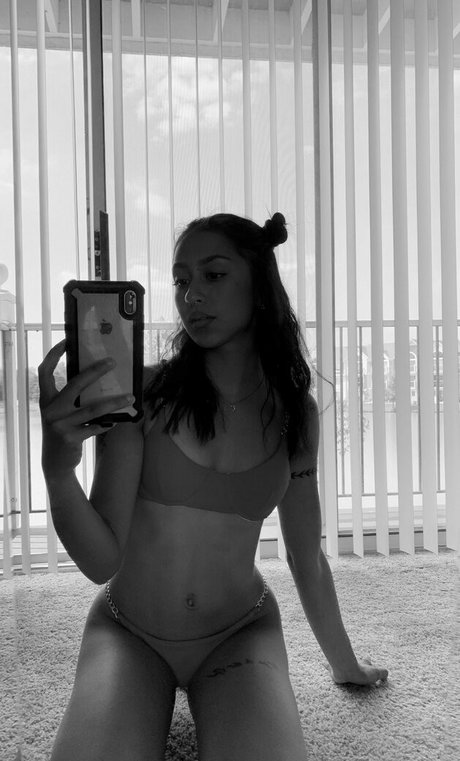Foto desnuda filtrada de OnlyFans de Latina Beauties