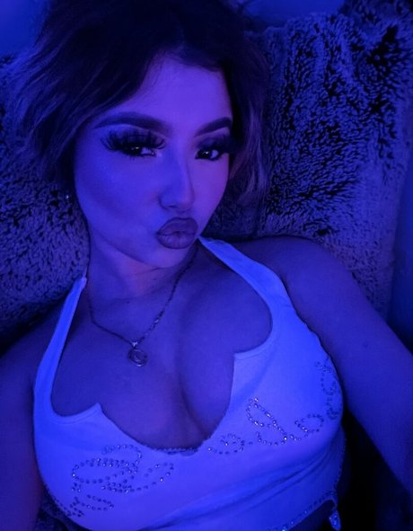 Gisselle Next Door