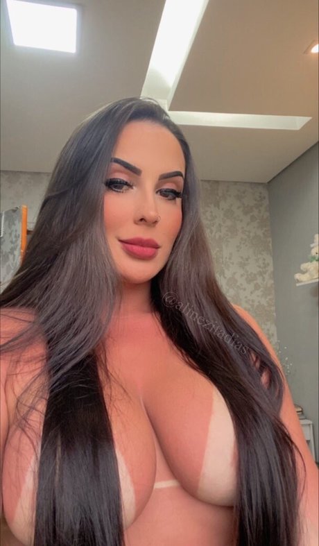 Foto desnuda filtrada de OnlyFans de Alinezita Dias