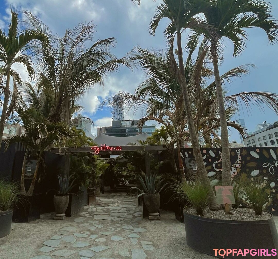 Foto desnuda filtrada de OnlyFans de Leslie Sanchez #52 Foto desnuda filtrada de OnlyFans de Leslie Sanchez #52