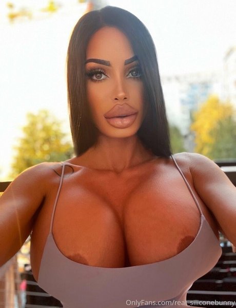 Real_siliconebunny
