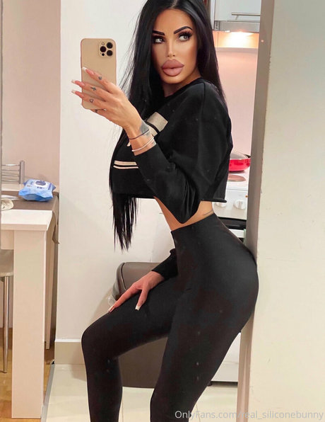 Real_siliconebunny