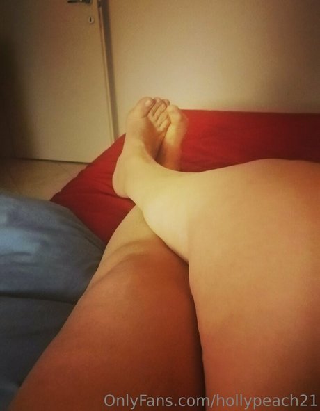 Hollypeach21
