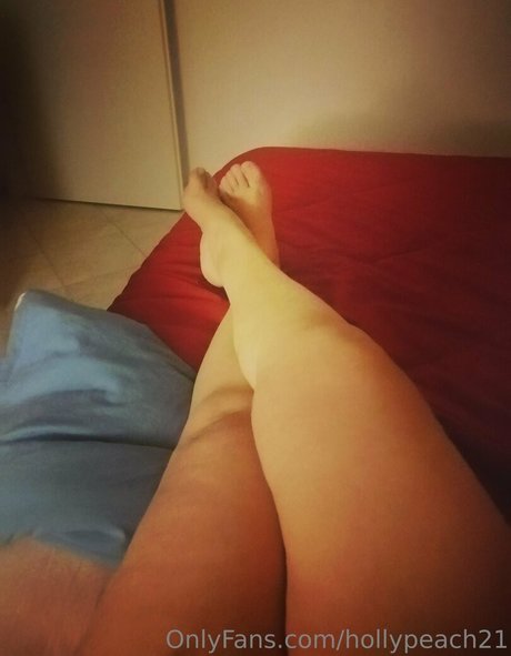 Hollypeach21