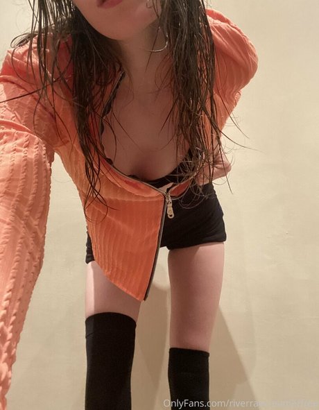 Foto desnuda filtrada de OnlyFans de Riverraecreamerfree