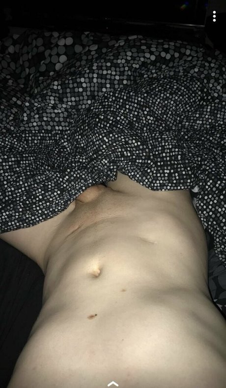Foto desnuda filtrada de OnlyFans de Boobookittyfukk