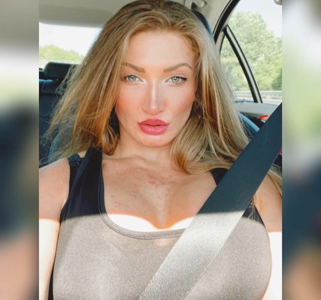 Foto desnuda filtrada de OnlyFans de enricaademi