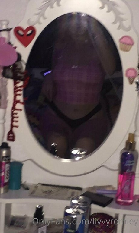 Foto desnuda filtrada de OnlyFans de Livvyromley
