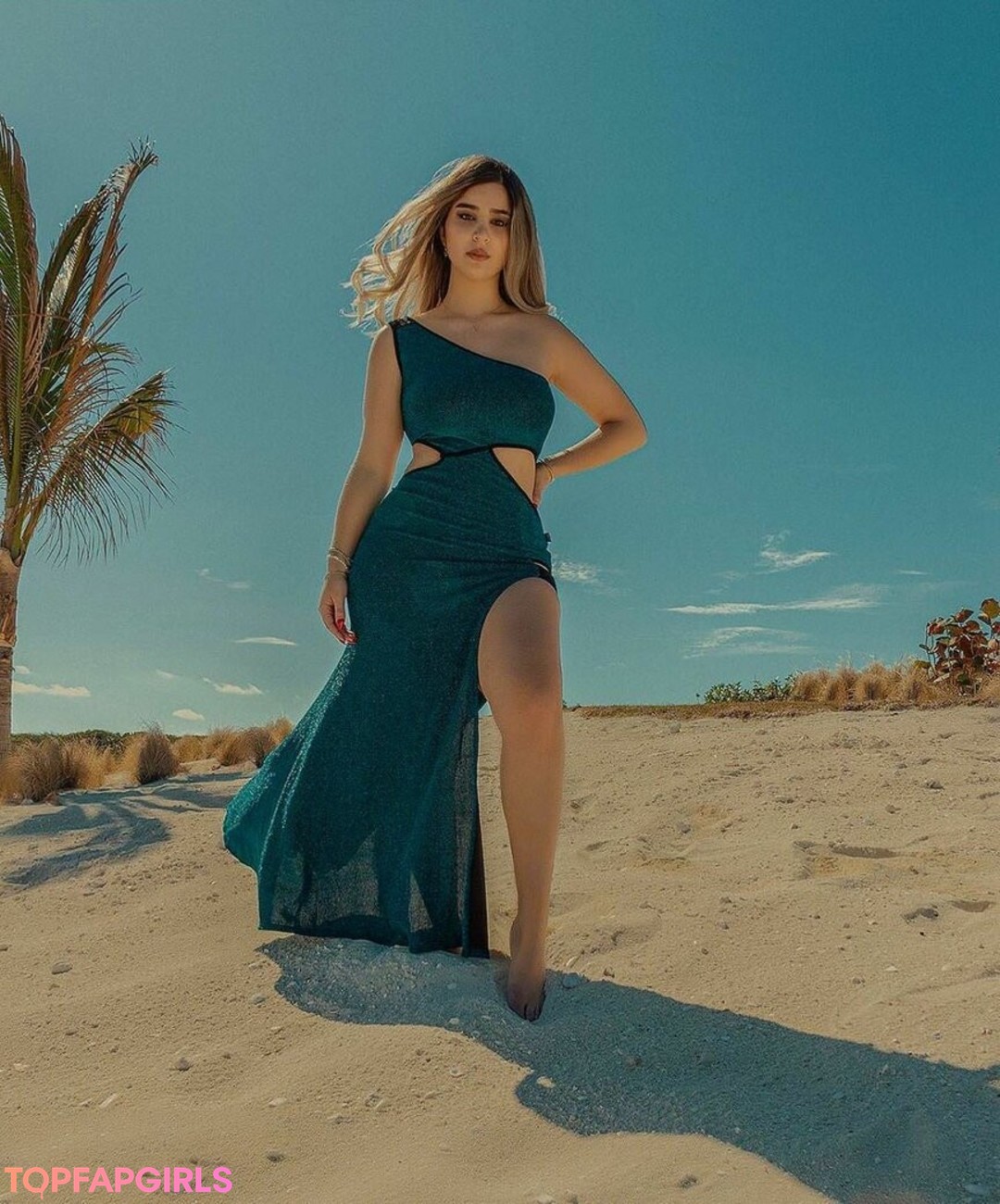 Foto desnuda filtrada de OnlyFans de Rosalie Verte #121 Foto desnuda filtrada de OnlyFans de Rosalie Verte #121