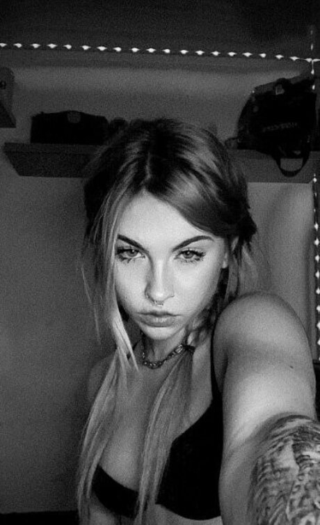 Foto desnuda filtrada de OnlyFans de Thenynee
