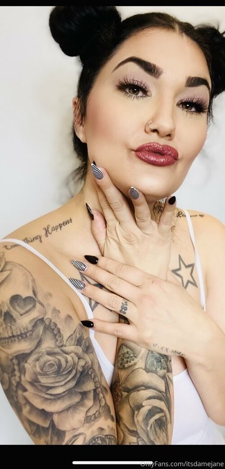 Foto desnuda filtrada de OnlyFans de Itsdamejane