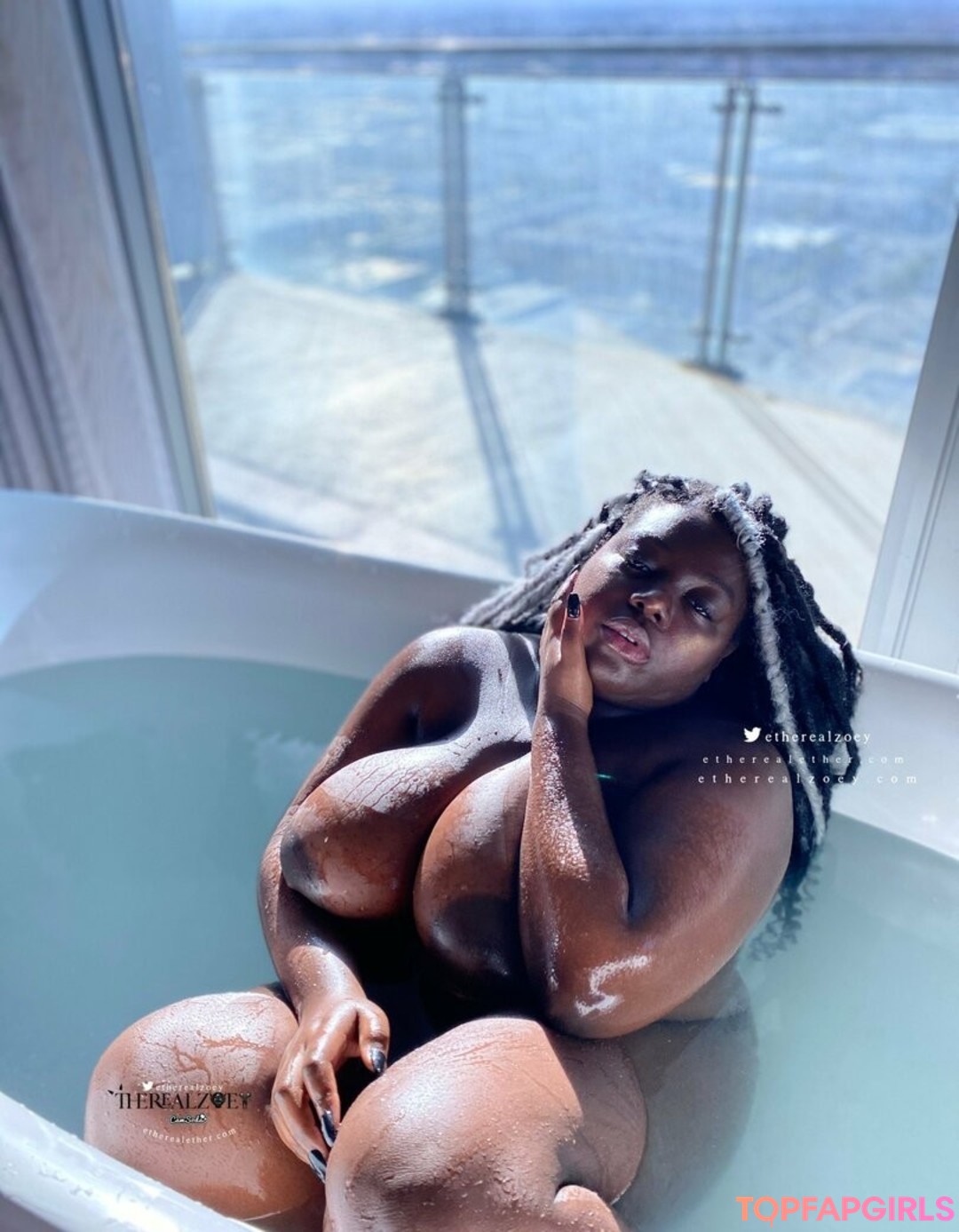 Foto desnuda filtrada de OnlyFans de Therealzoey #114 Foto desnuda filtrada de OnlyFans de Therealzoey #114