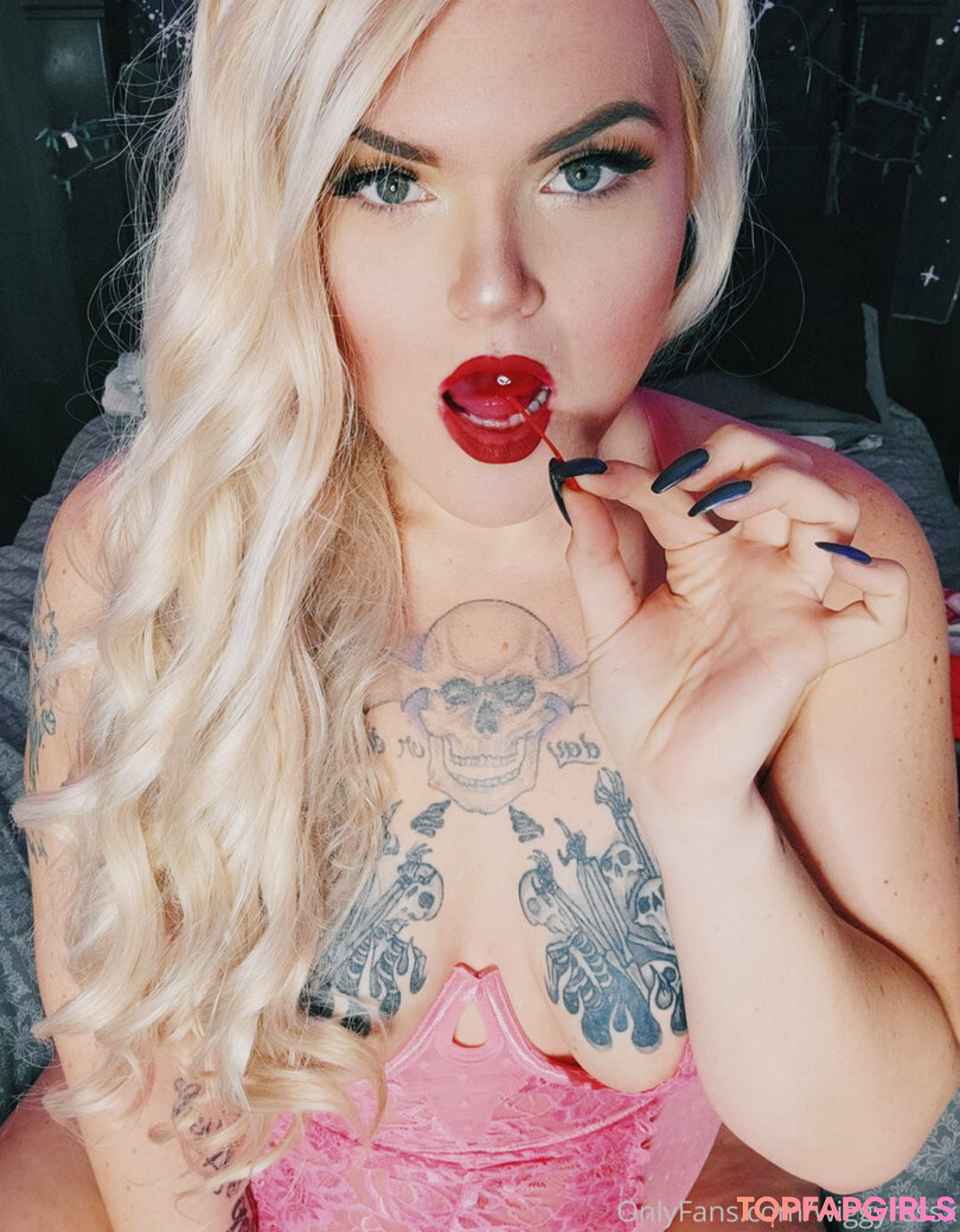 Foto desnuda filtrada de OnlyFans de Wiggyressx #39 Foto desnuda filtrada de OnlyFans de Wiggyressx #39