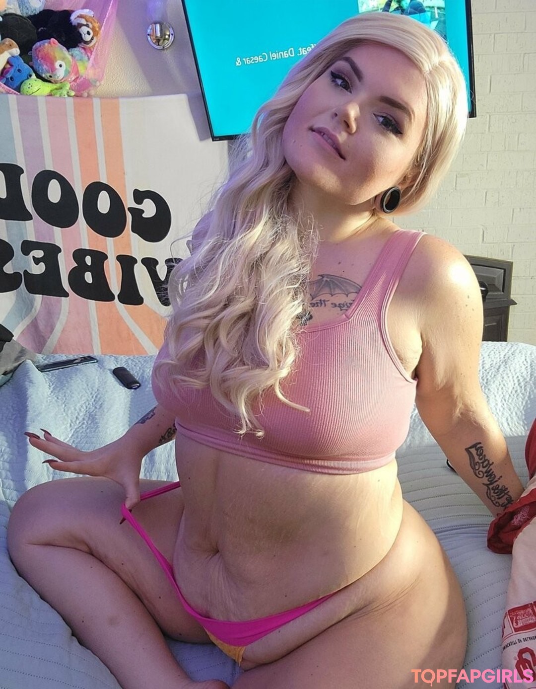 Foto desnuda filtrada de OnlyFans de Wiggyressx #46 Foto desnuda filtrada de OnlyFans de Wiggyressx #46