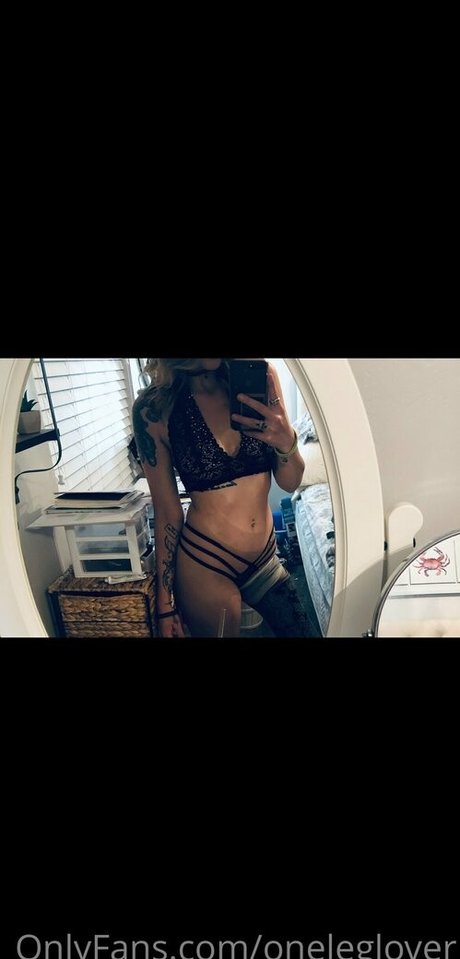 Foto desnuda filtrada de OnlyFans de Oneleglover