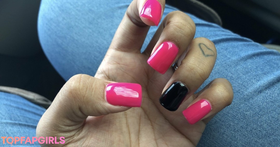 Foto desnuda filtrada de OnlyFans de Xmercyelagofree #59 Foto desnuda filtrada de OnlyFans de Xmercyelagofree #59