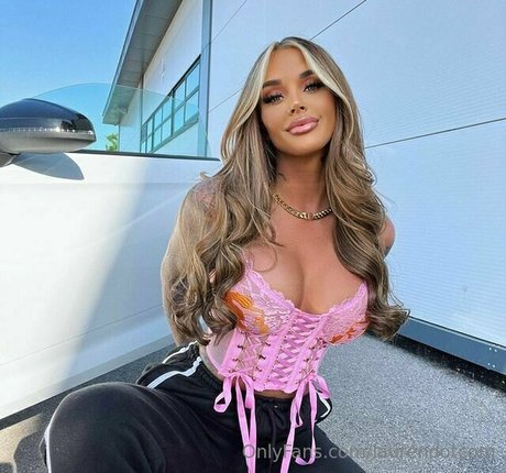 Foto desnuda filtrada de OnlyFans de Laurendotcom