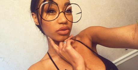 Nia Simone