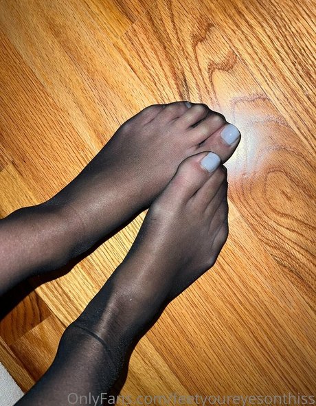 Foto desnuda filtrada de OnlyFans de Feetyoureyesonthiss