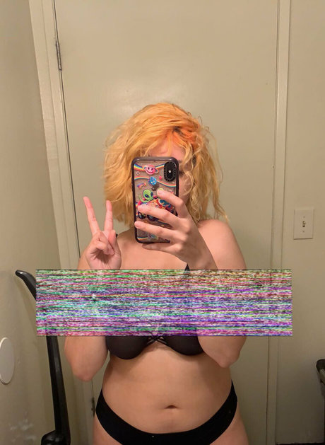 Foto desnuda filtrada de OnlyFans de Rottenronin