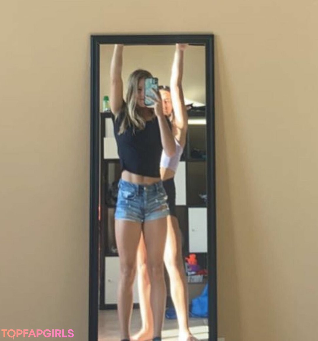 Foto desnuda filtrada de OnlyFans de Isabella Ducharme #19 Foto desnuda filtrada de OnlyFans de Isabella Ducharme #19