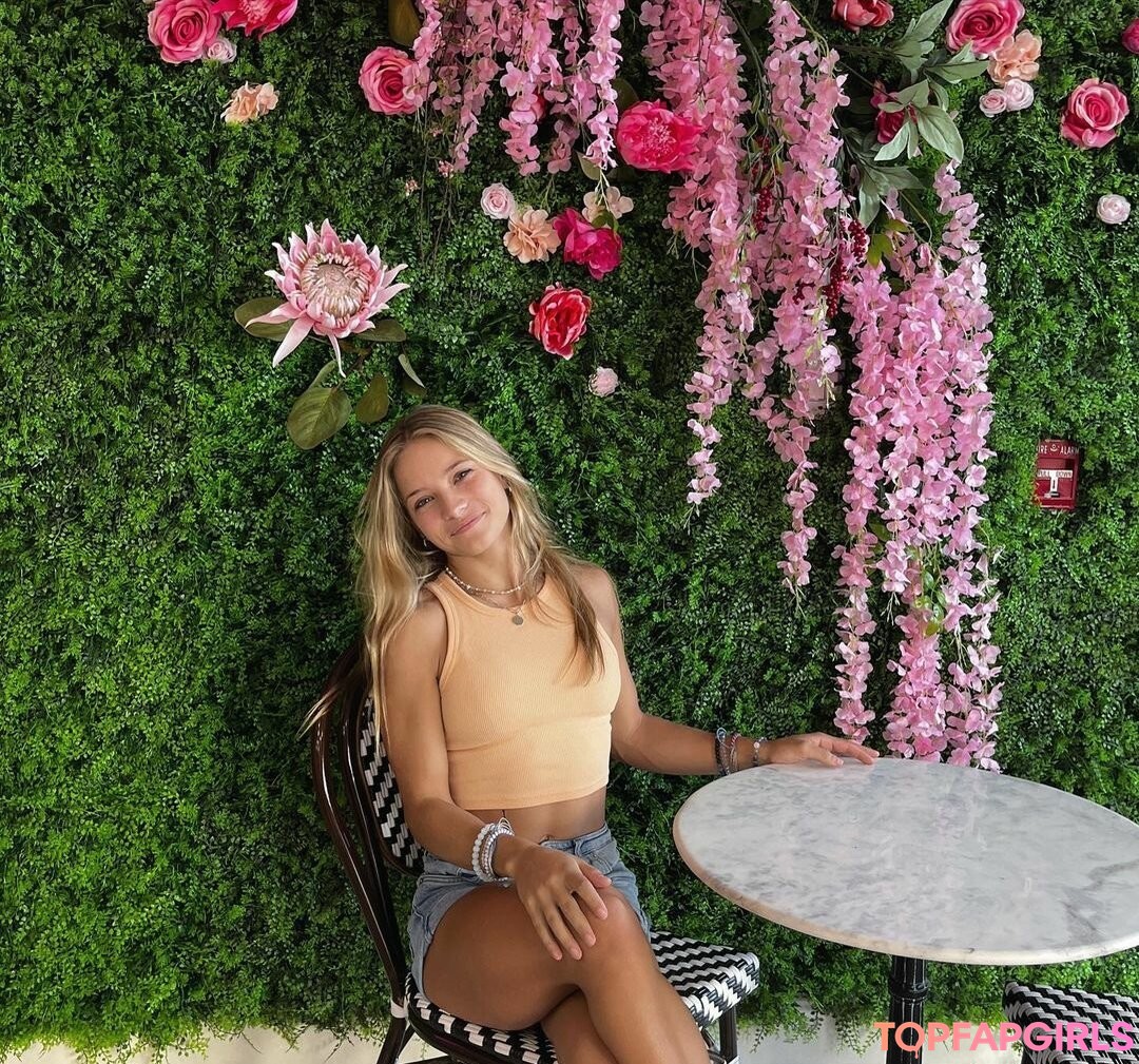 Foto desnuda filtrada de OnlyFans de Isabella Ducharme #70 Foto desnuda filtrada de OnlyFans de Isabella Ducharme #70