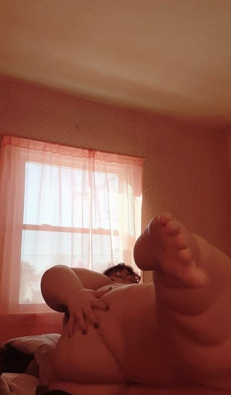 Foto desnuda filtrada de OnlyFans de Thebbwarabellarose