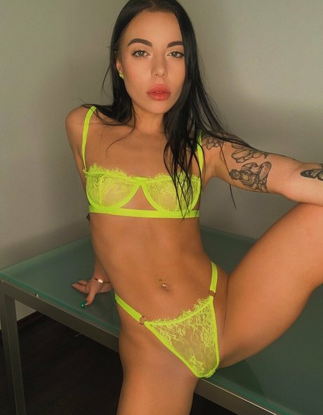 Foto desnuda filtrada de OnlyFans de Bellablackfree