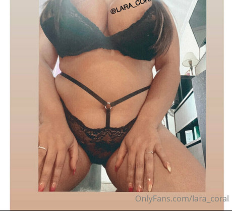 Foto desnuda filtrada de OnlyFans de Laracoral