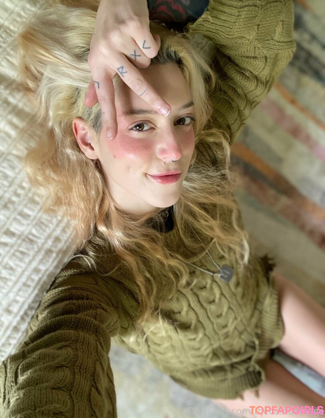 Foto desnuda filtrada de OnlyFans de Thecamdamage #217 Foto desnuda filtrada de OnlyFans de Thecamdamage #217