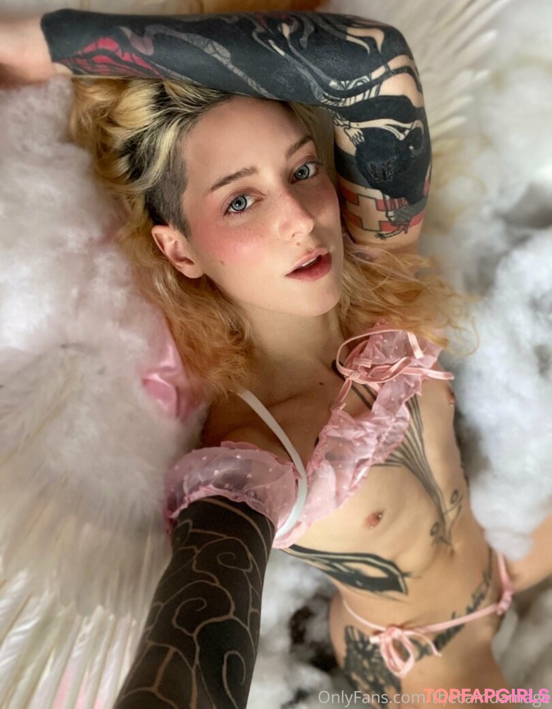 Foto desnuda filtrada de OnlyFans de Thecamdamage #280 Foto desnuda filtrada de OnlyFans de Thecamdamage #280