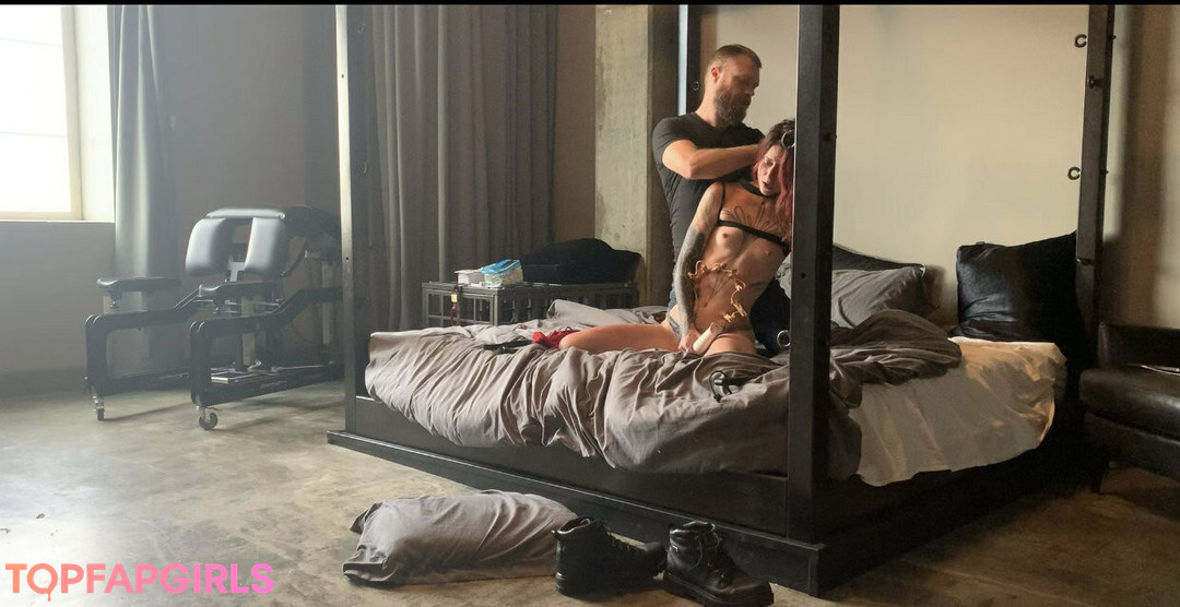 Foto desnuda filtrada de OnlyFans de Thecamdamage #63 Foto desnuda filtrada de OnlyFans de Thecamdamage #63