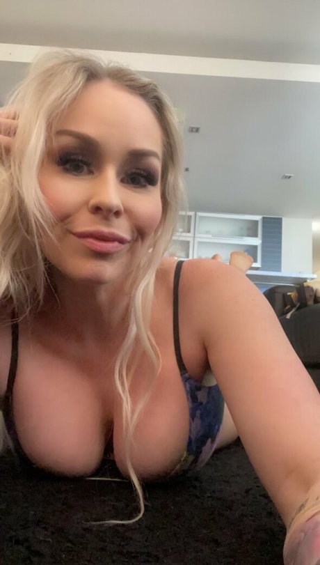 Foto desnuda filtrada de OnlyFans de Miss Anna Monroe