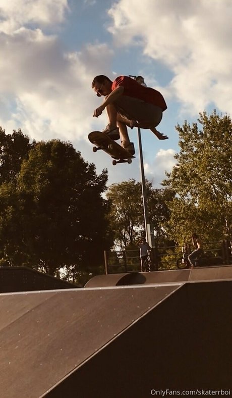 Foto desnuda filtrada de OnlyFans de Skaterrboi