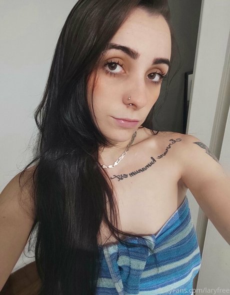 Foto desnuda filtrada de OnlyFans de Laryfree