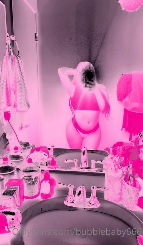 Foto desnuda filtrada de OnlyFans de Bubblebaby666