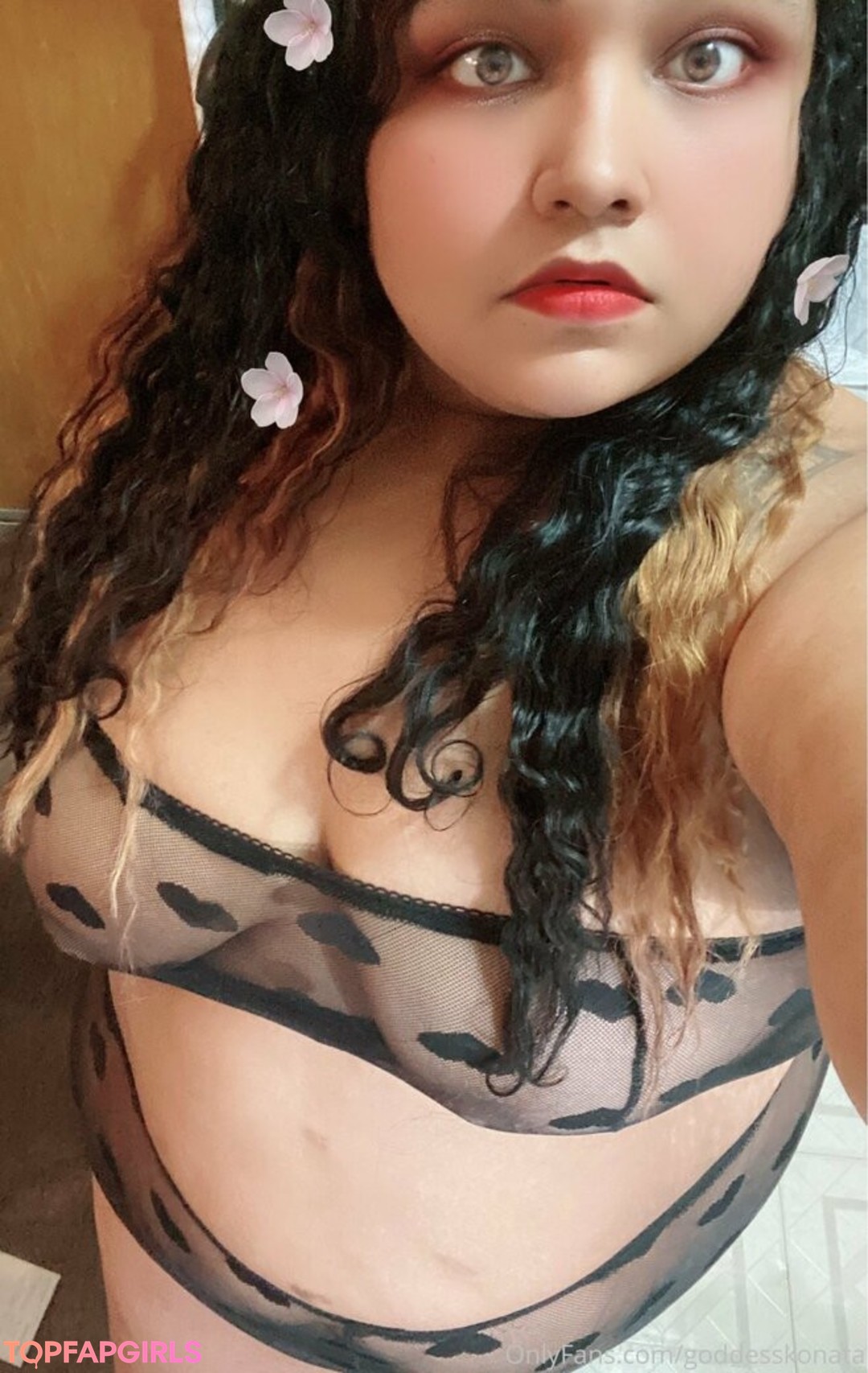 Foto desnuda filtrada de OnlyFans de Goddesskonata #102 Foto desnuda filtrada de OnlyFans de Goddesskonata #102