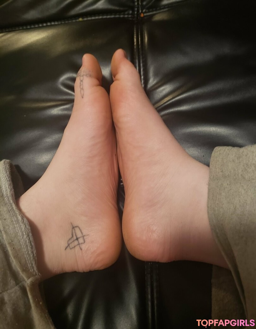 Foto desnuda filtrada de OnlyFans de Ftmincubus #290 Foto desnuda filtrada de OnlyFans de Ftmincubus #290