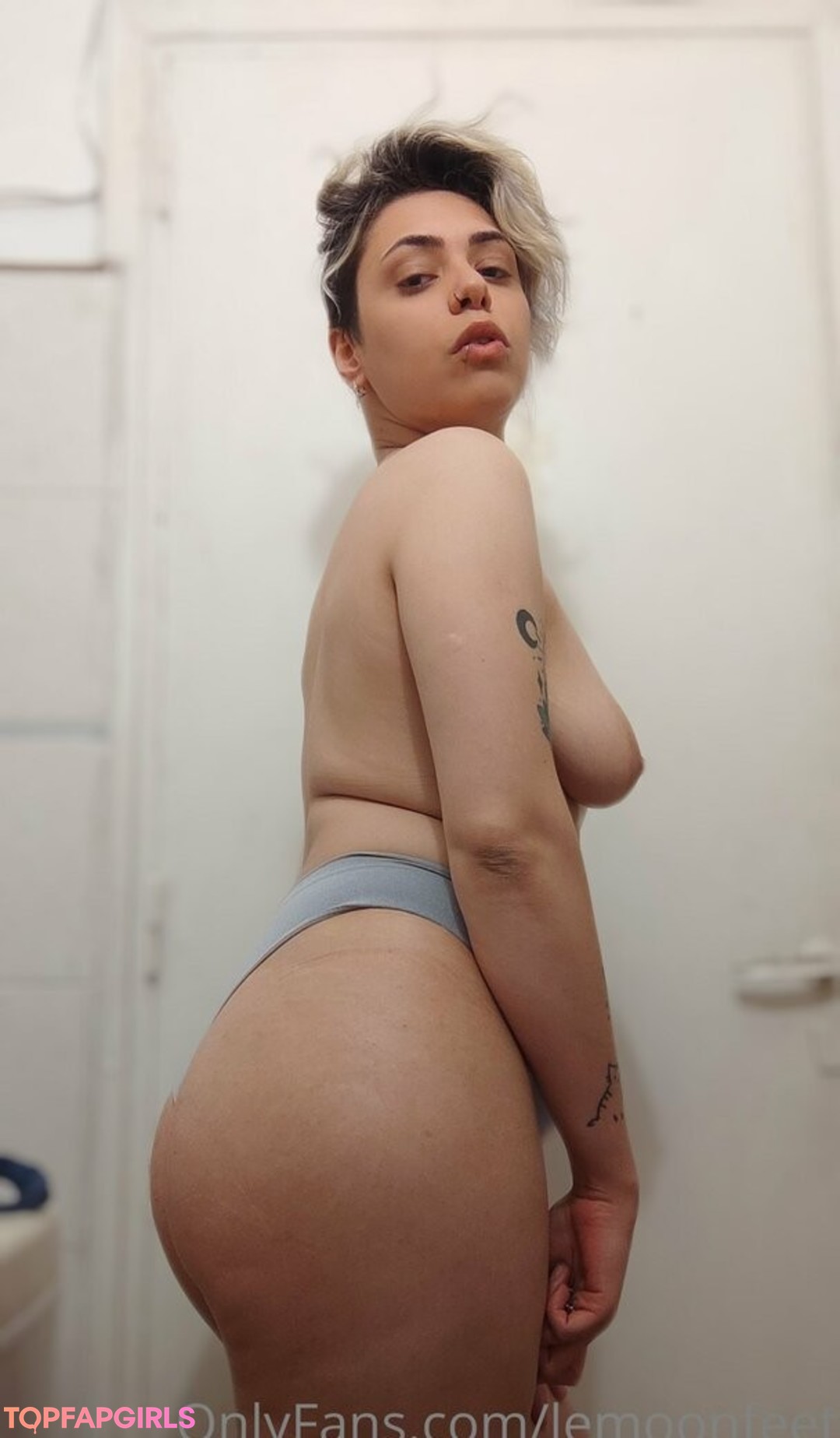 Foto desnuda filtrada de OnlyFans de Lemoonfeet #8 Foto desnuda filtrada de OnlyFans de Lemoonfeet #8