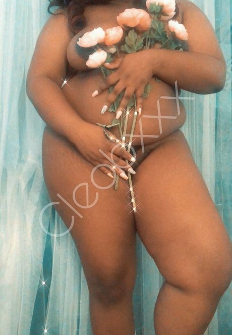 Foto desnuda filtrada de OnlyFans de Bellehella